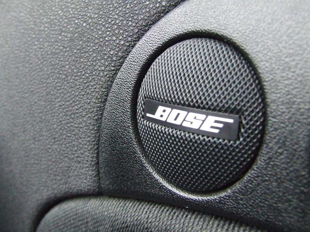 Bose акустика: портативная и автомобильная