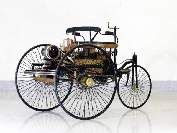 Самый первый автомобиль в мире