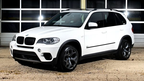 Белый BMW X5