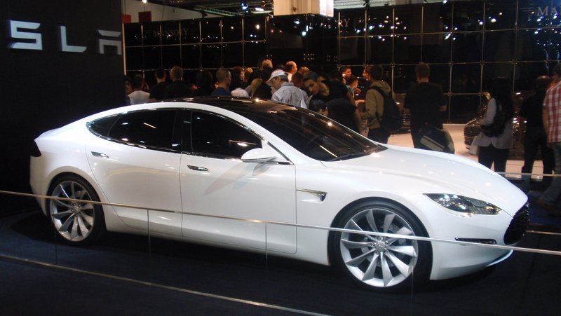 Отзыв электромобилей Model S Tesla