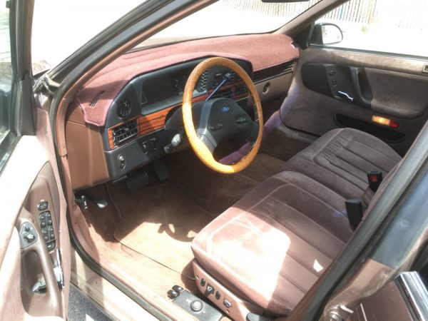 Ford Taurus LX 1986