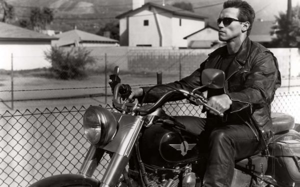 мотоцикл железного Арнольда Шварценеггера из фильма “Терминатор 2”